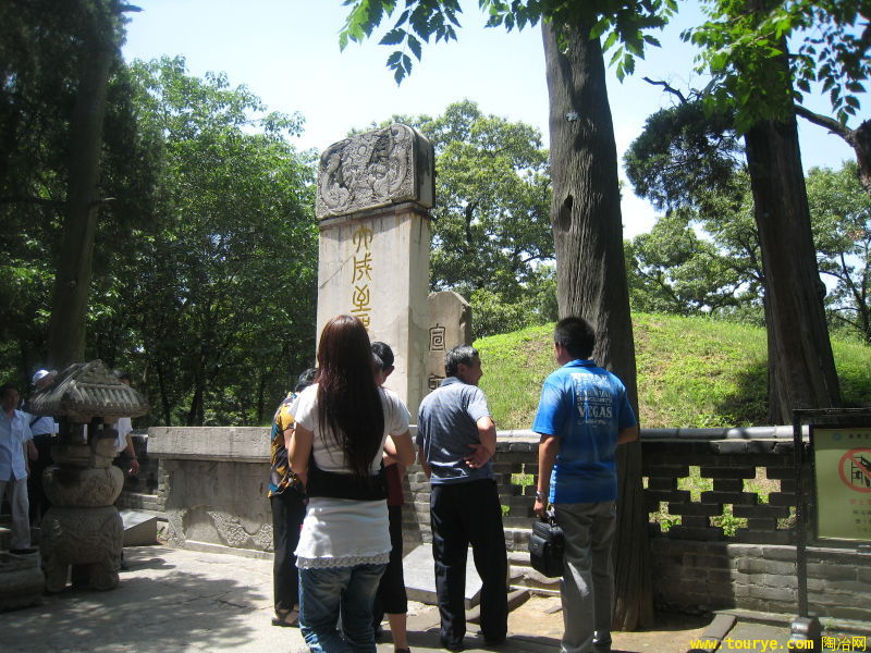 0141355918.jpg