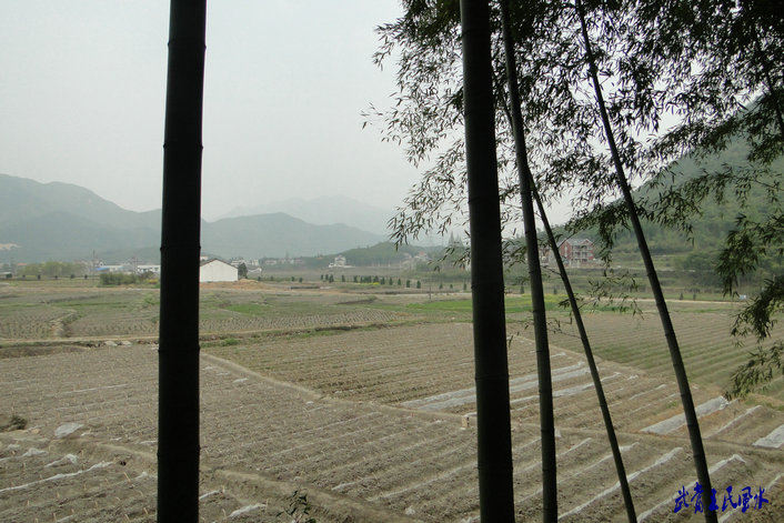 右边护砂环抱