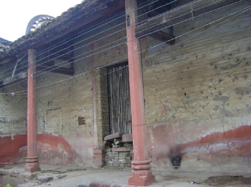 坐乙正针祠堂，右水倒左。.jpg