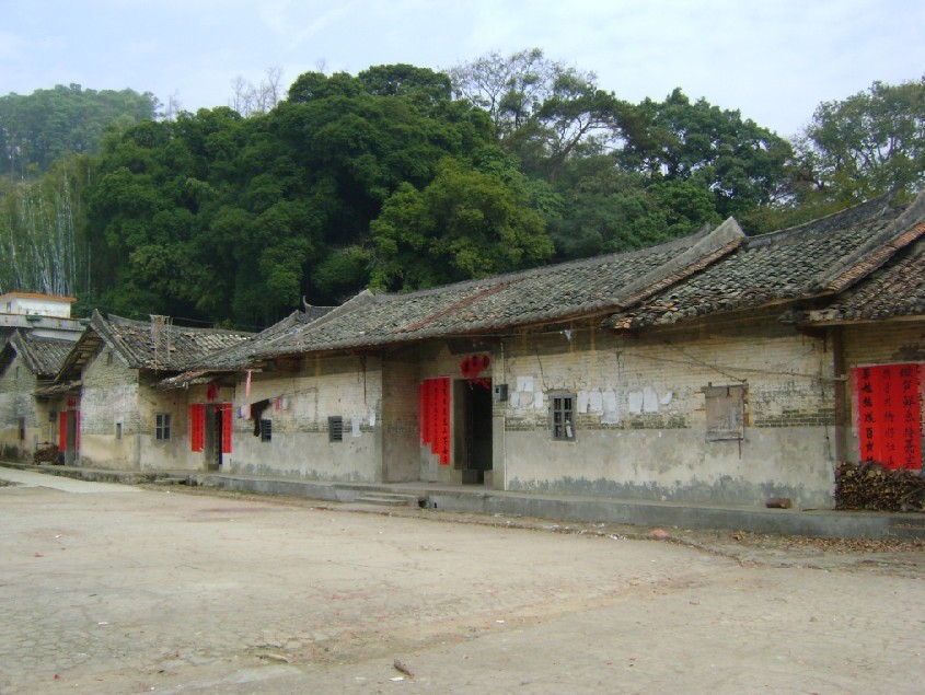 坐辰兼乙祠堂，右水倒左.jpg
