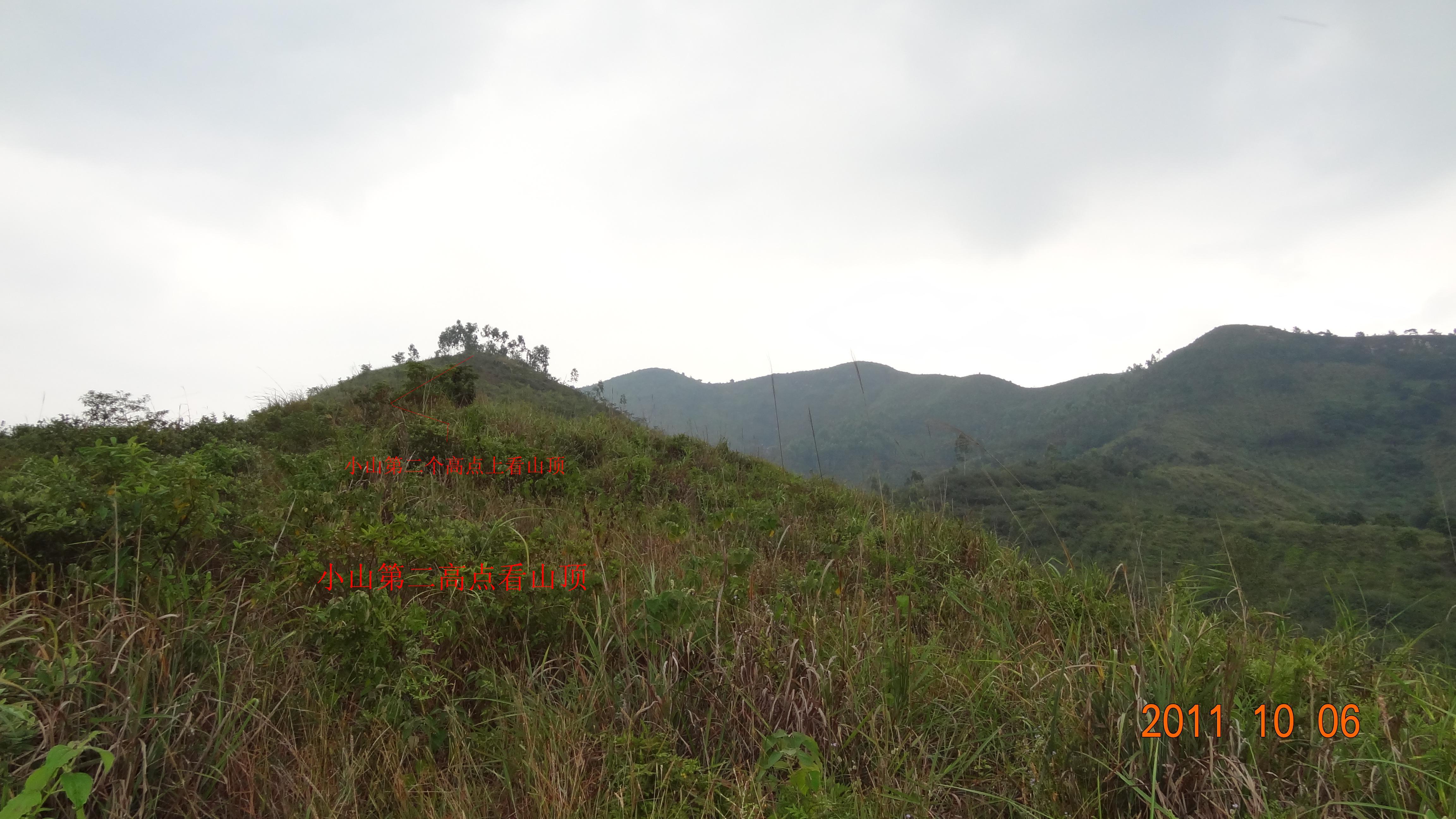 小山上看山顶.JPG