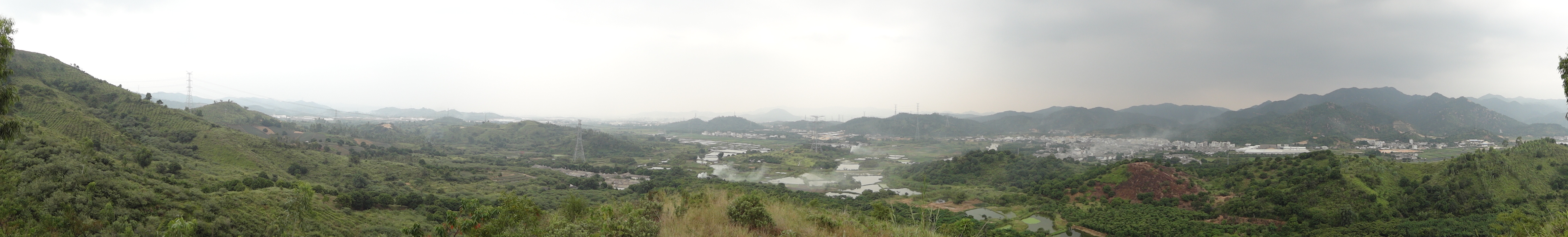 小山顶看明堂全局.JPG