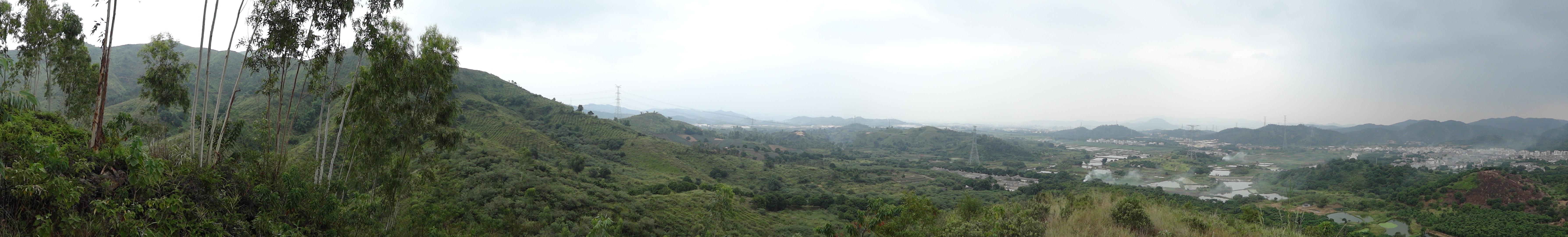 小山顶看青龙全局1.JPG