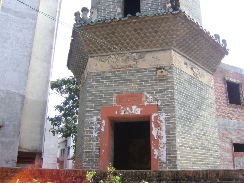 文昌塔坐巽兼巳，右水倒左.jpg