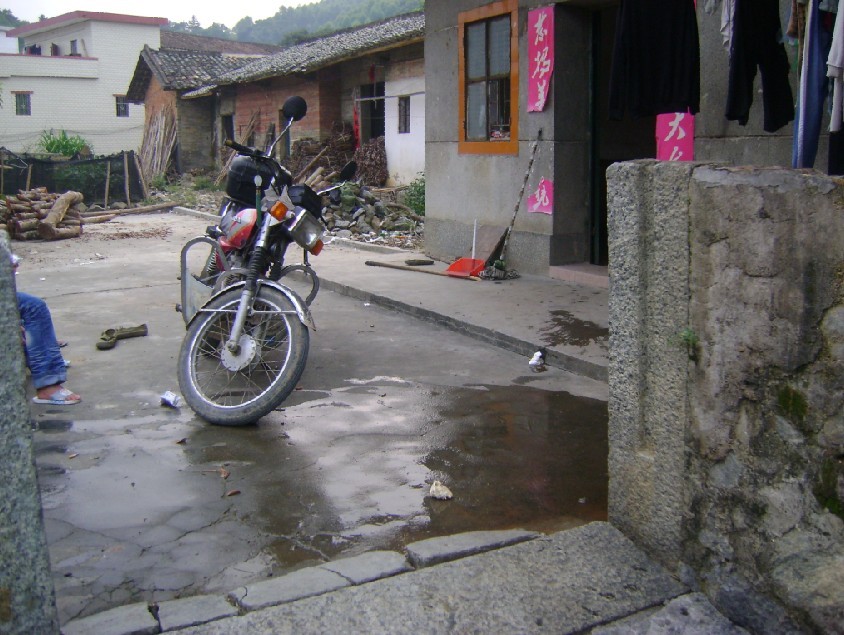 左边甲正针中线方门，坐申兼坤左水倒右。.jpg