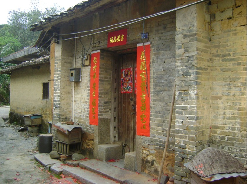 左后面的住宅，亦是坐辛兼戌.jpg