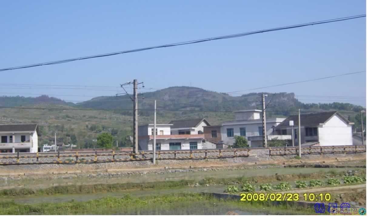 穴后.jpg