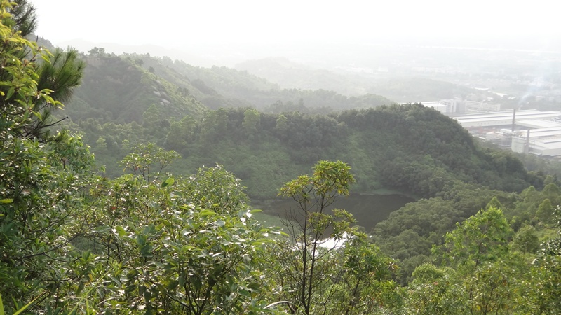 峡后来龙像不像一头山猪？