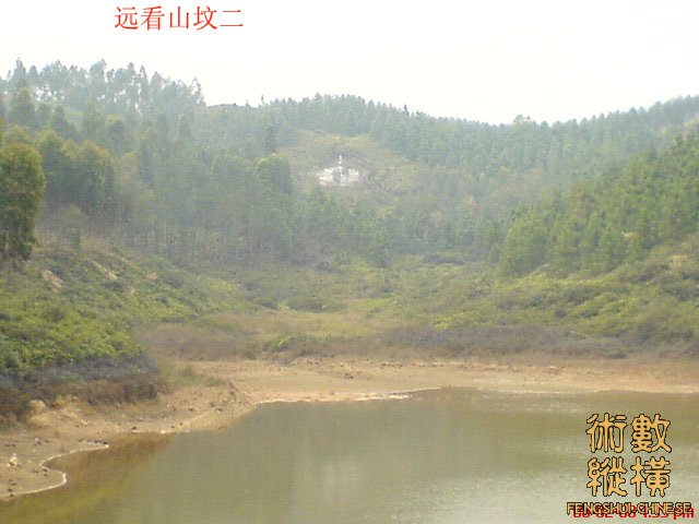 远看山坟二.jpg