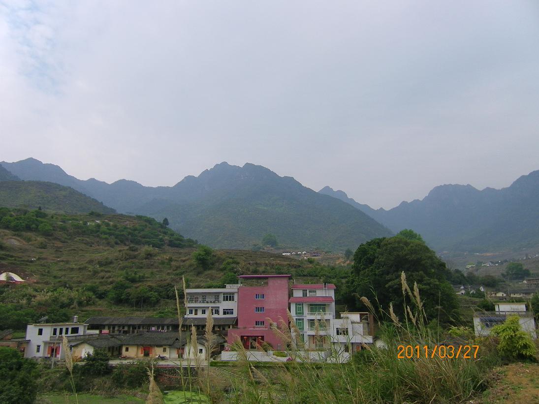 3.远看父母山和峦头.JPG