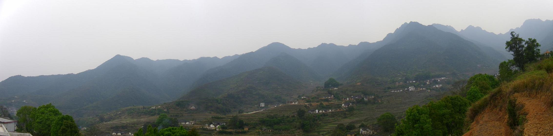 6.在青龙上看白虎和父母山及峦头.JPG