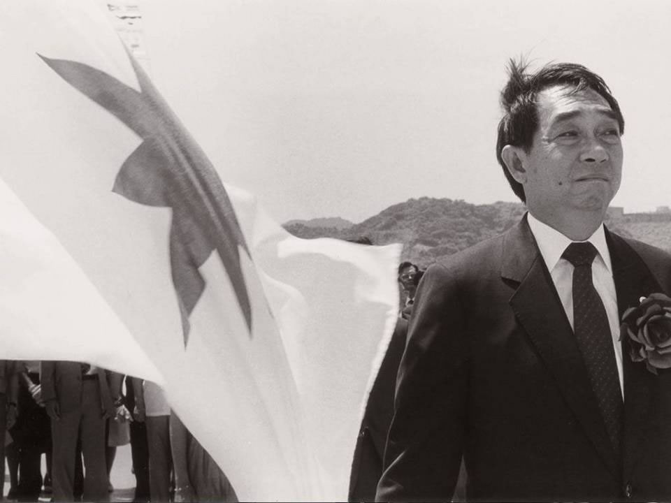 張榮發，從38年前只有一條破船的規模，發展成橫跨海空的世界級企業集團。