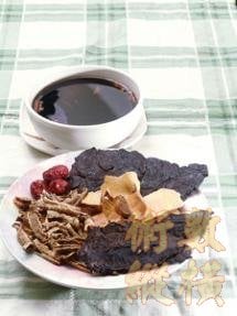 生地玄參地骨皮湯材料：生地3錢、玄參3錢、地骨皮3錢、龜板5錢、紅棗3粒、陳皮1錢煲法：清水4碗煎 .
