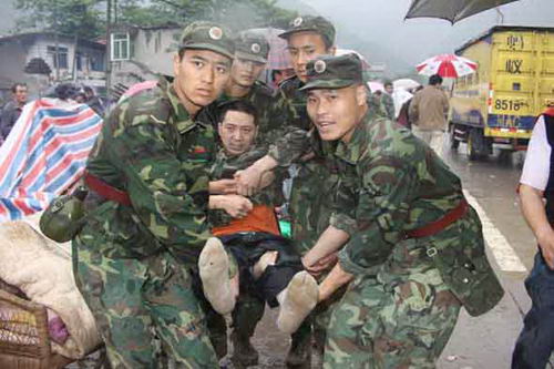 北川救灾现场新华社记者李刚摄.jpg