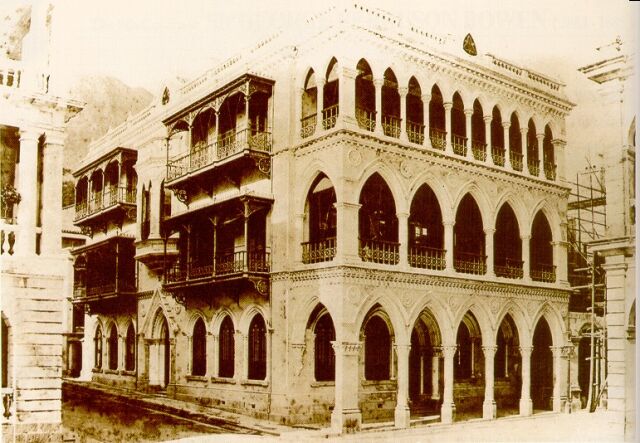 1885皇后大道中及都爹利街街角的渣打銀行.jpg