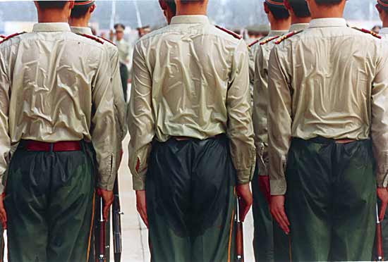 有次聊天，中文系一個女生說：她要嫁就嫁給軍人，中國軍人。.jpg