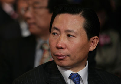 中國巨富,58歲,身價350億台幣,猴形招風耳