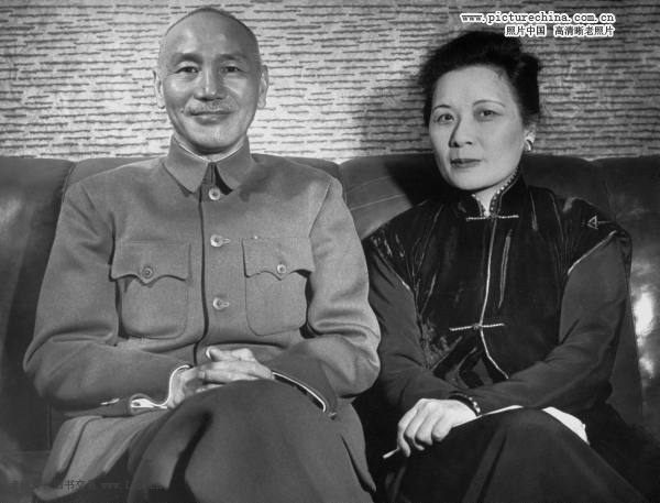 蔣介石巨大高提火耳約長12cm