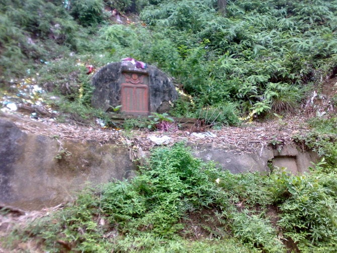 东川公墓.jpg