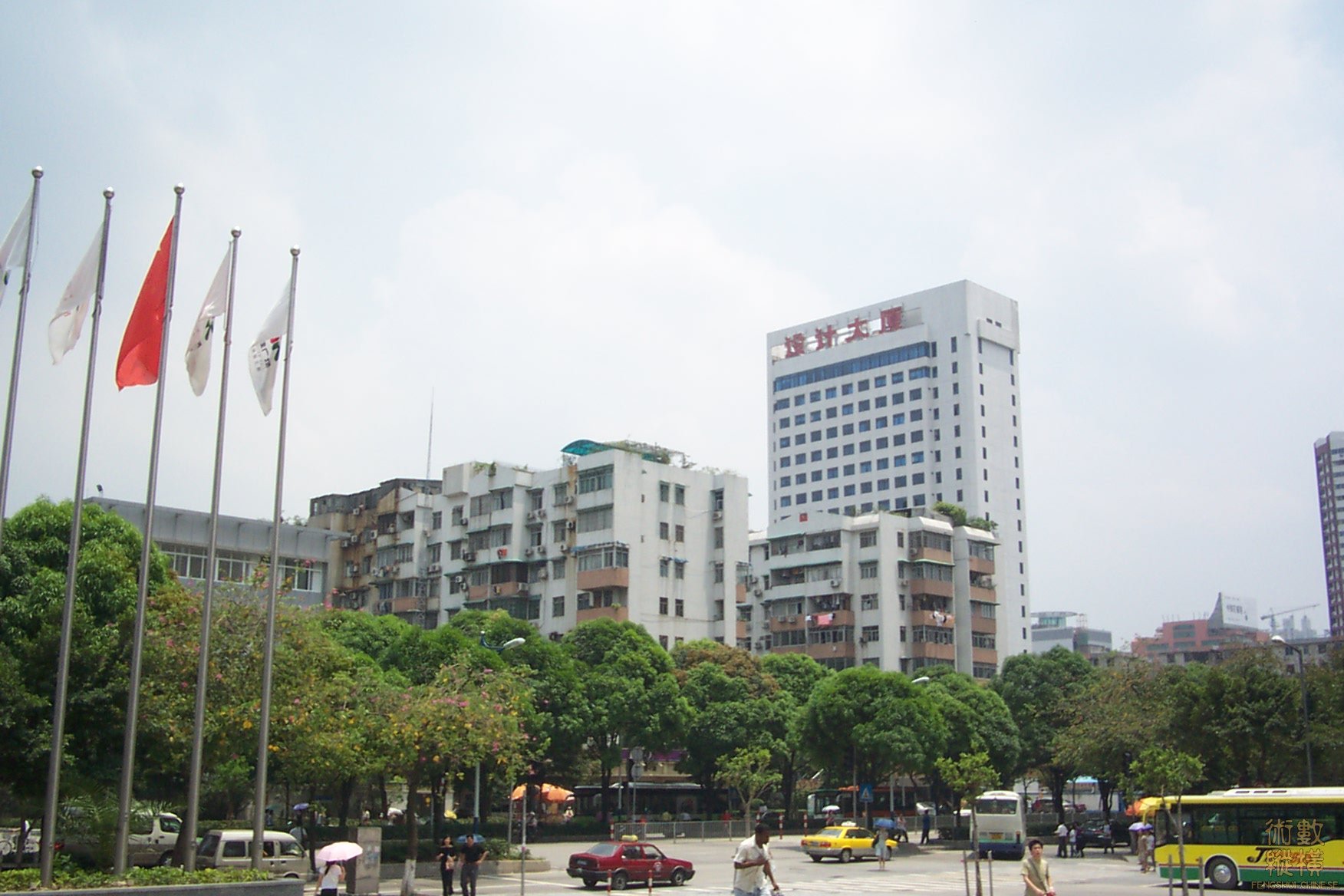 东南门向外看3.JPG